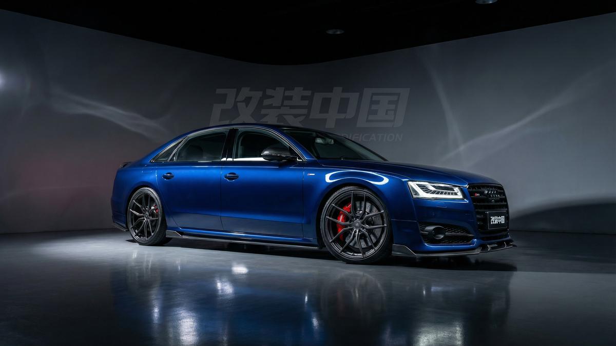 草莓视频改装蓝色轿车视频